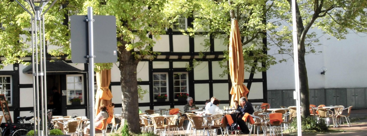Zahlreiche Plätze in der Stadt laden zum Verweilen ein Zahlreiche Plätze in der Stadt laden zum Verweilen ein
